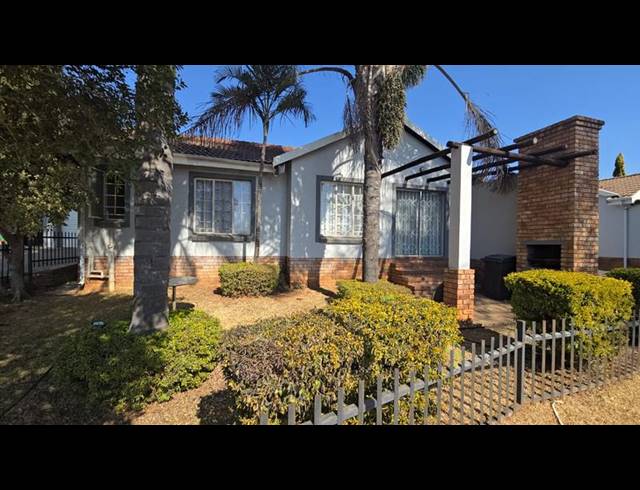 3 BEDROOM TOWNHOUSE FOR SALE IN AMANDASIG